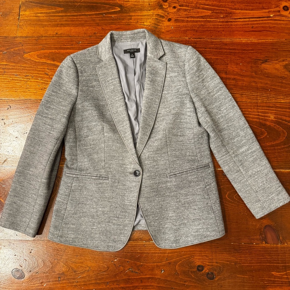 Ann Taylor Classic Charcoal Gray Blazer. Size 12 P - Picture 6 of 11